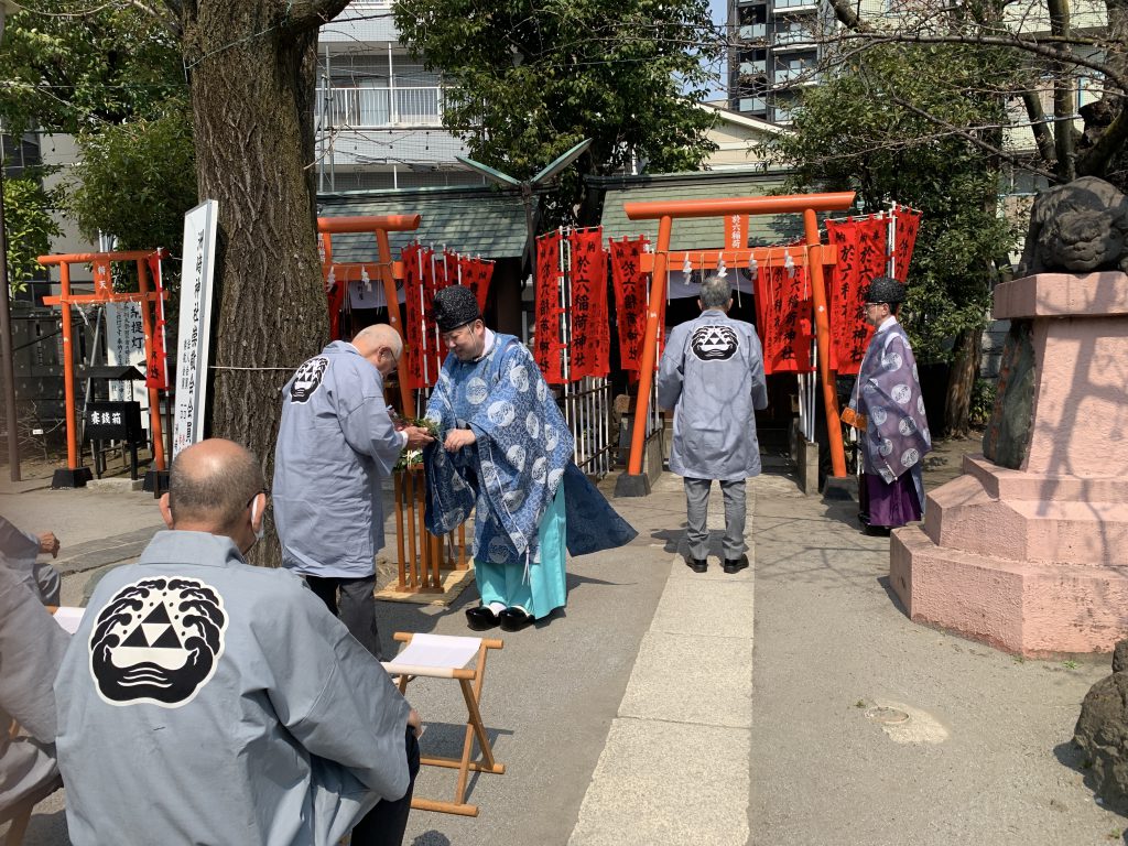 稲荷神社に玉串奉納